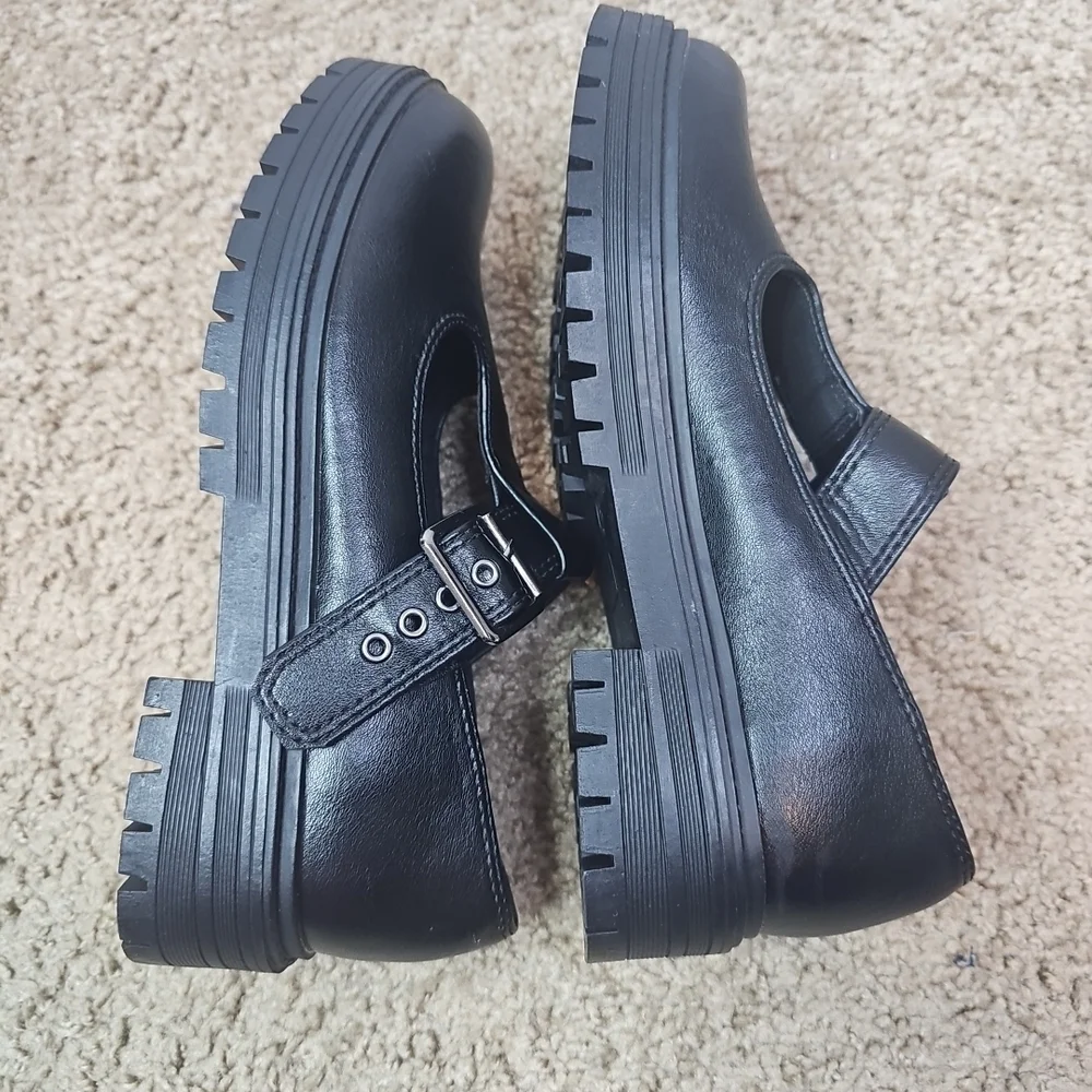 Seychelles‎ Black Kids School Shoes With Adjustable Buckle  Size 6
